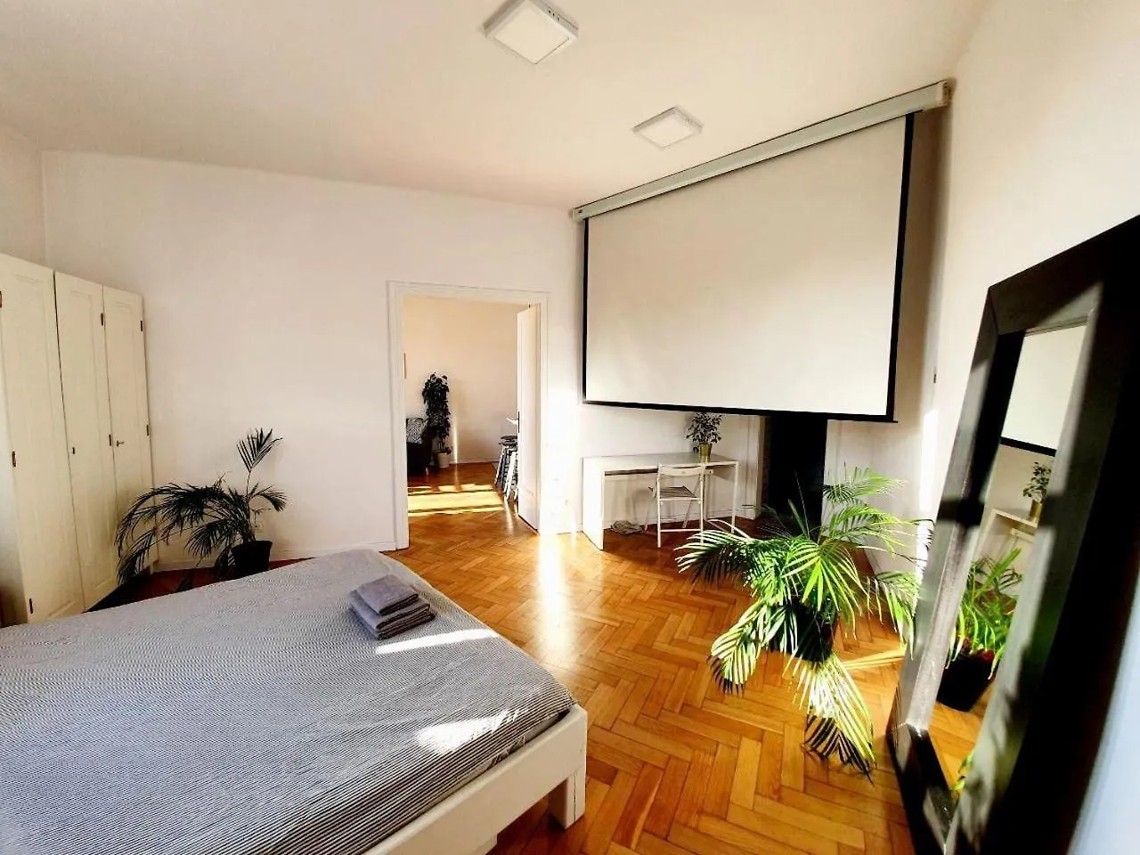 Krakow Apartments - Balcony, Workspace, Tram Stop - By Rentujemy Poland