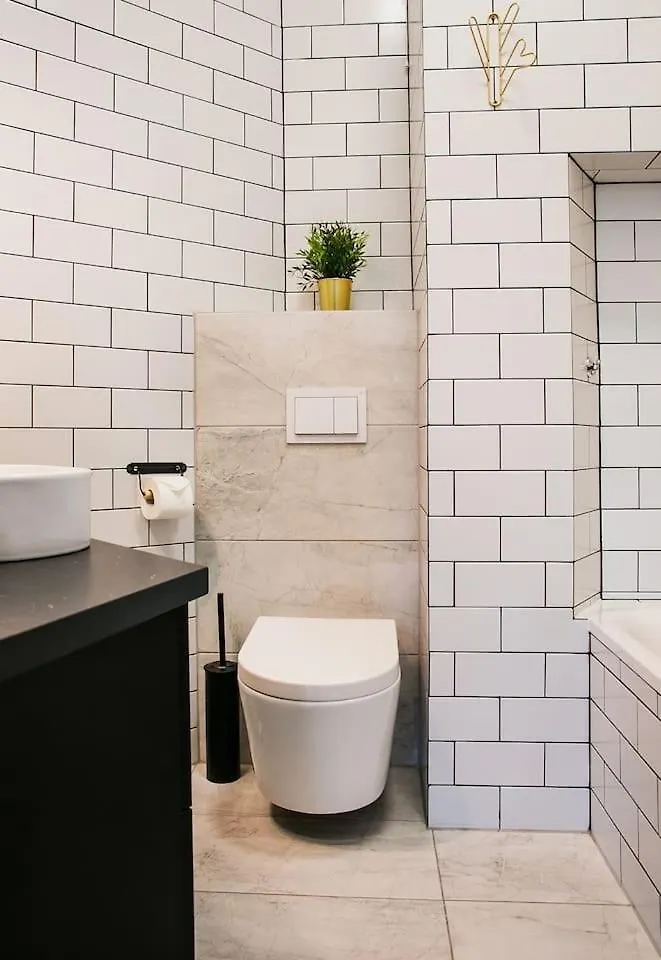 Krakow Apartments - Balcony, Workspace, Tram Stop - By Rentujemy