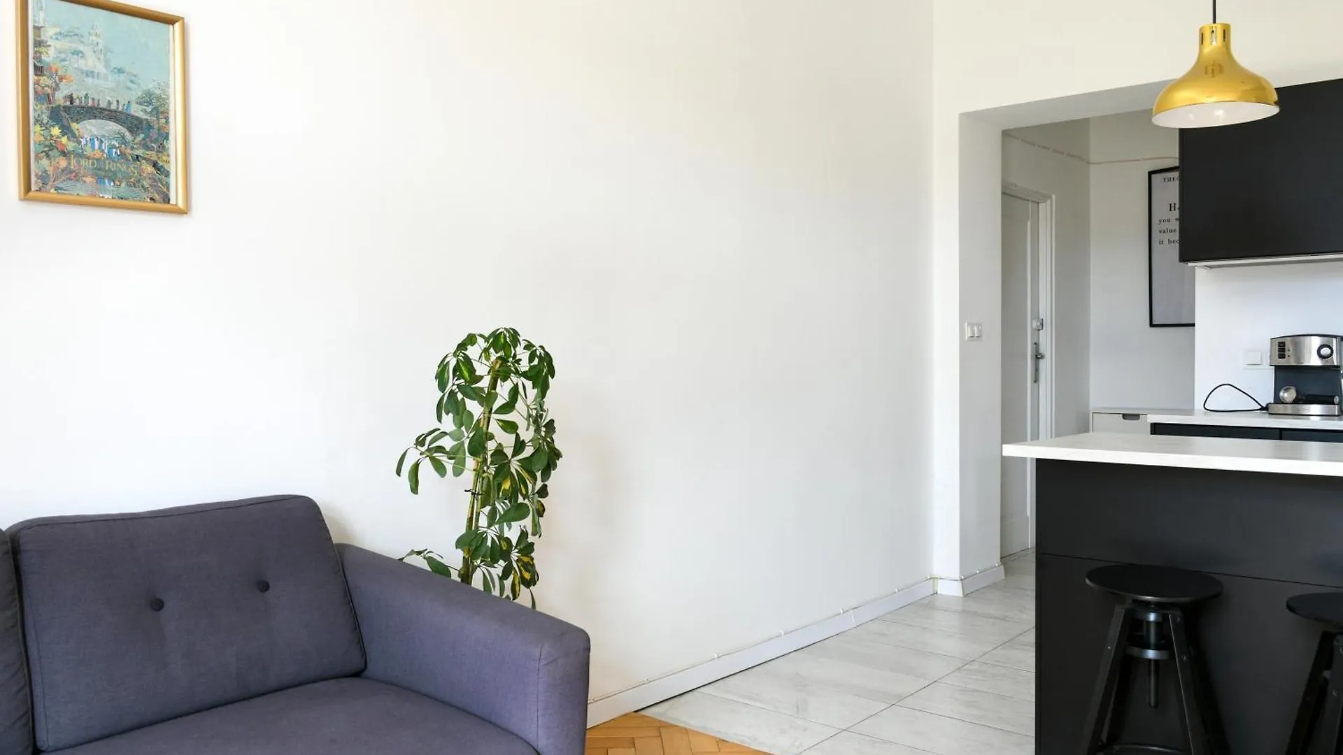 Krakow Apartments - Balcony, Workspace, Tram Stop - By Rentujemy 0*,